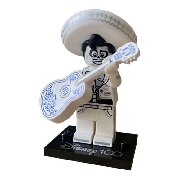 Lego ERNESTO DE LA CRUZ  Disney 100th Anniversary Minifigure - - Picture 4 of 12